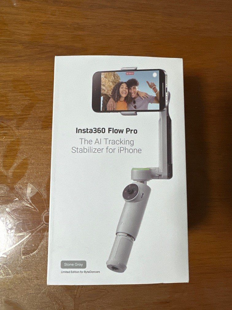 Insta360 Flow Pro (Category: Other Gadgets) located in Singapore. Submitted by misterbriefs (Listing ID 1375220102, Image 1). Description: Brand new, still comes with the original box, only used once lightly by me Retail 223 .