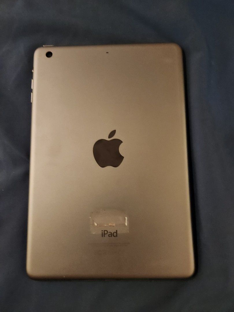 iPad Mini 3 16 GB Space Gray (Category: iPad) located in Quezon City. Submitted by thehesitantonlineseller (Listing ID 1375188758, Image 2). Description: ITEMS ARE AVAILABLE UNLESS TAGGED AS SOLD. THANK YOU. Hi Everyone, I am selling an iPad Mini 3rd Gen 16 GB. Space Gray. Unit is priced at Php5,000 Space Gray Minimal scratches Includes Box and Papers. No other inclusions. Serial Number DLXNP4VYG5V1 (Purchase Date is March 2015) Unit came from a 
