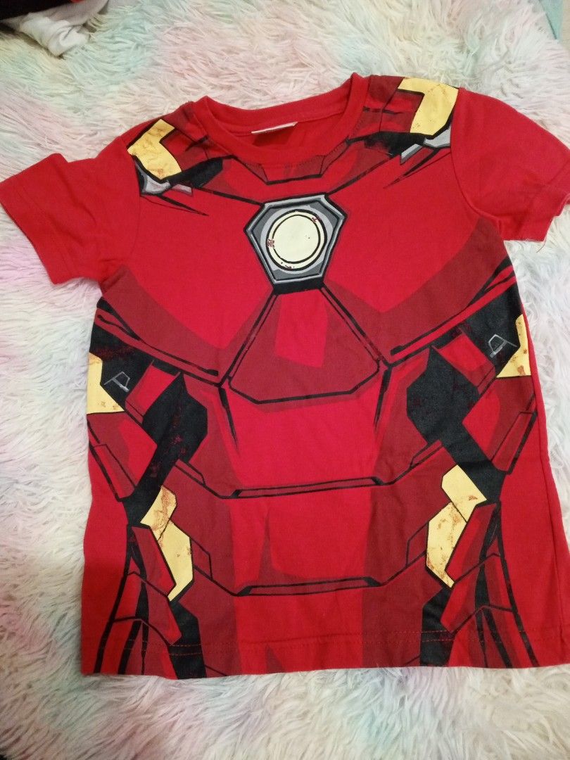 Ironman glow in the dark effect shirt (Category: Babies & Kids Fashion) located in Lipa City. Submitted by muretz (Listing ID 1375112439, Image 1). Description: glow in the dark ung s gitna Nia. mejo faded na ung iBang print good for 3-5 yrs old browse through my page. Spend accumulated P1000, get P200 off!!! Spend accumulated P500, get P100 off!!!.