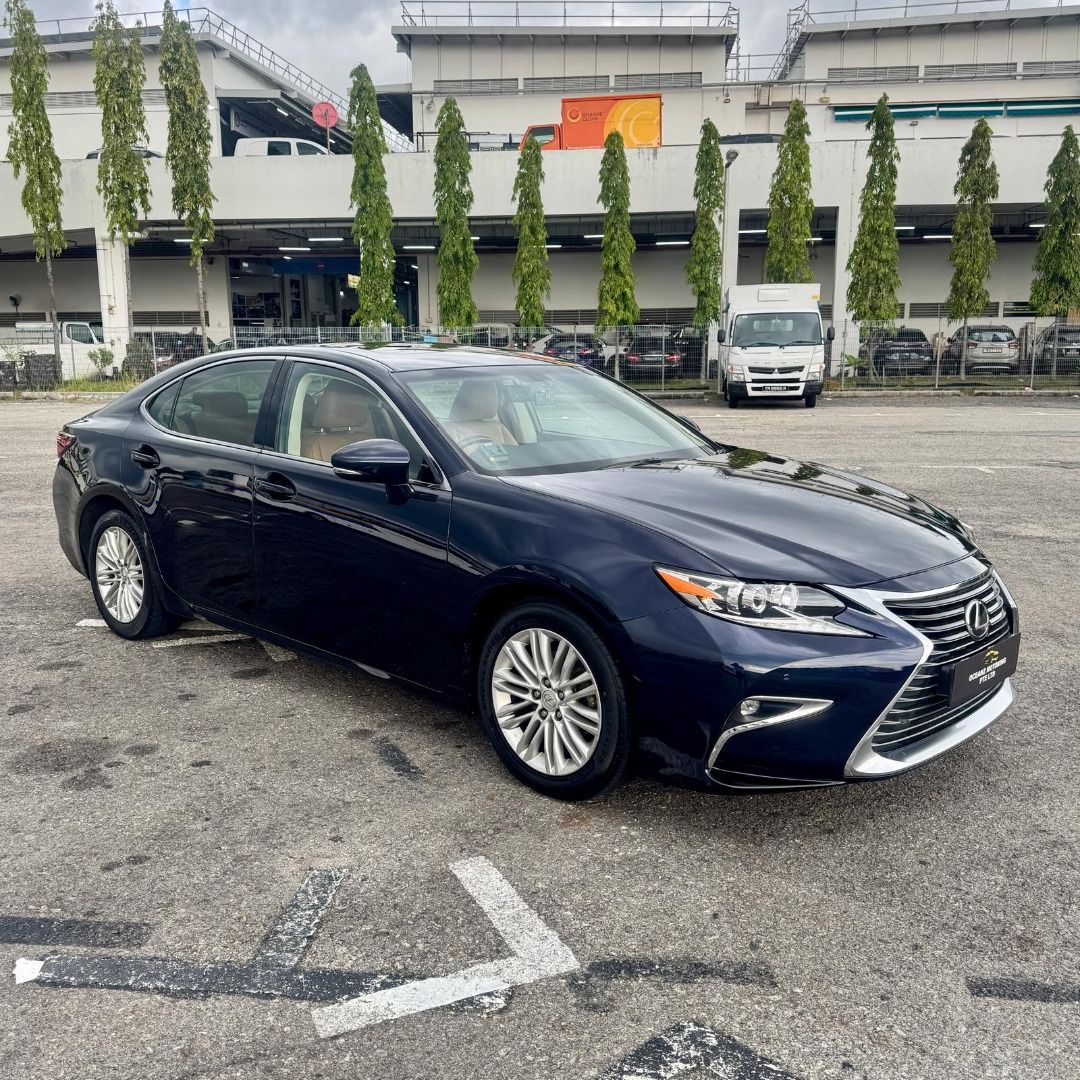 Lexus ES250 Executive Sunroof Auto (Category: Used Cars) located in Singapore. Submitted by oceanzmotoring (Listing ID 1375192085, Image 1). Description: KENNETH 88875887 DARREN 93292211 Vehicle Features 2.5L dual VVT-I engine, 203Bhp, 8 speed automatic, ABS, airbags, cruise/traction control, keyless entry/start/stop, auto LED headlights/rain sensor Accessories Factory fitted audio system w/ Bluetooth, electric memory ventilated seats, reverse ca