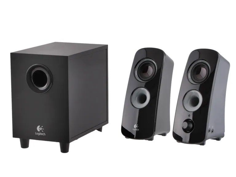 Logitech Z323 2.1 Speaker System – Great Sound, Great Condition (Category: Other Accessories) located in Singapore. Submitted by Peteey (Listing ID 1375250528, Image 1). Description: Selling my Logitech Z323 speakers – fully working and well maintained. Delivers rich 360-degree sound with deep bass from the subwoofer. Perfect for PC setups, small home entertainment spaces, or casual music playback. 🔊 Specs & Highlights: • 2.1 channel system: 2 s