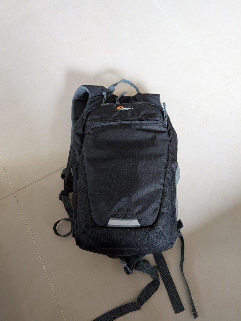 由 sergeant0641218 (刊登 ID 1375143942，圖片 1) 提交，位於 台北市 (Taipei) 的 Lowepro 攝影包 (類別：相機袋)，說明：。