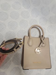 （分類：）位於 。 由 dorisbabylily 提交（商品編號 1375137475，圖片 1）。簡介： 。