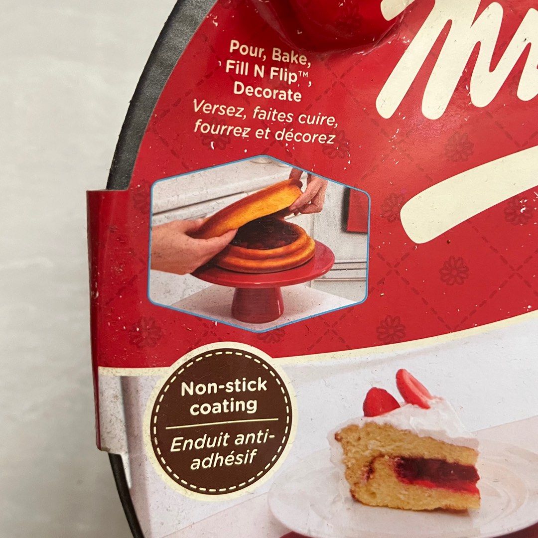 Mrs. Fields Filled Layer Cake Set (Circle and Square) (Category: Bakeware) located in Davao. Submitted by wonsuponatime (Listing ID 1375142643, Image 2). Description: Decluttering! 1 set of (shape)- 500 2 sets of (shape)- 950 If get all - 1,600 - non stick coating - only opened to check but unused mod: LBC, J&T.