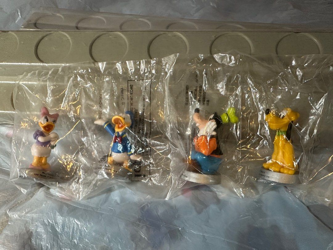 MTR x Disney 100週年限量珍藏版全套12隻紀念公仔套裝, 興趣及遊戲, 玩具 & 遊戲類 - Carousell