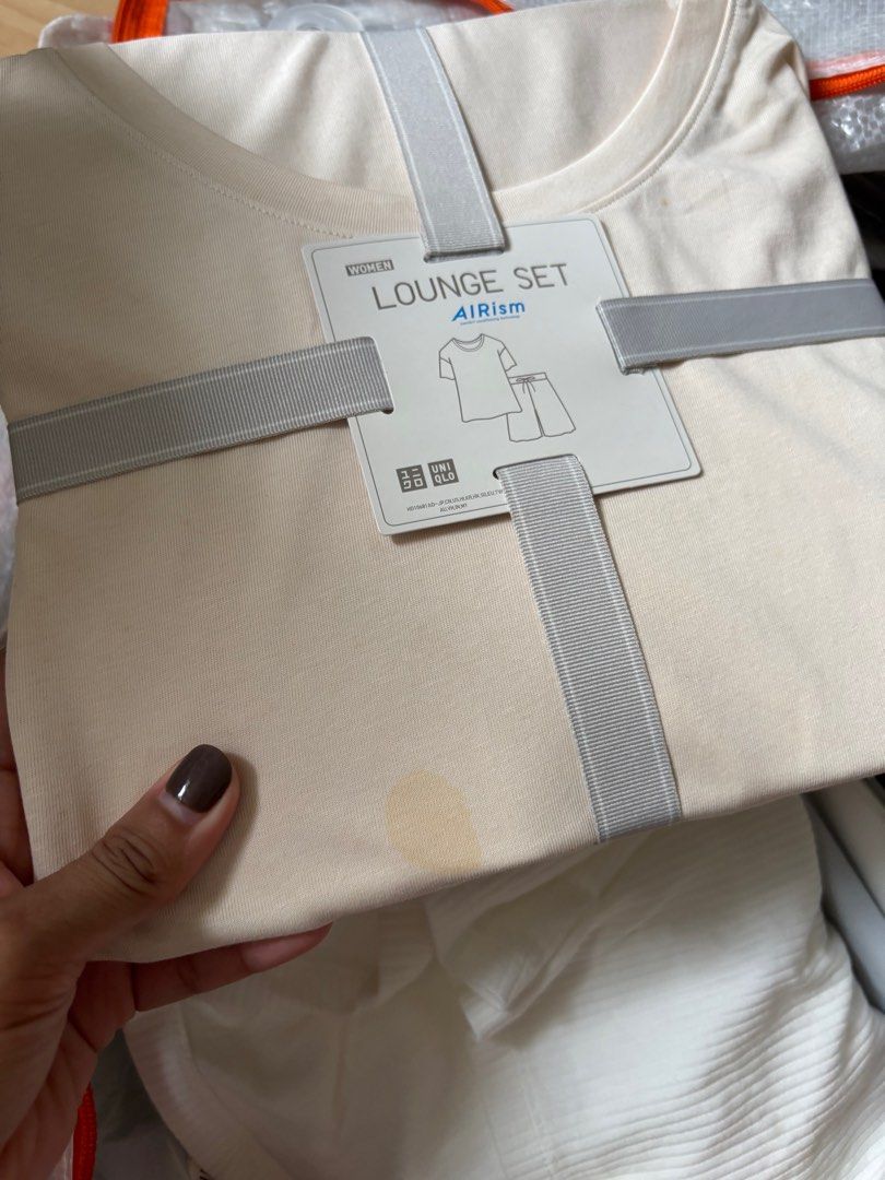 New Uniqlo Lounge Pajama set (Category: Undergarments & Loungewear) located in Binan City. Submitted by _0000 (Listing ID 1375131472, Image 3). Description: Brand new Php 990 in tag Washable dirt.