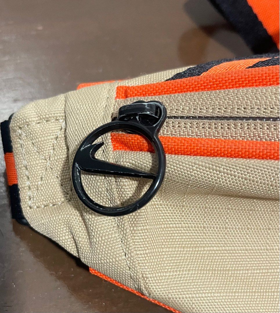 Nike Heritage Waistpack Retro - Hemp (Category: Belt bags, Clutches and Pouches) located in Cavite. Submitted by natdnss (Listing ID 1375128925, Image 2). Description: 28cm L X 8cm W X 13cm H.