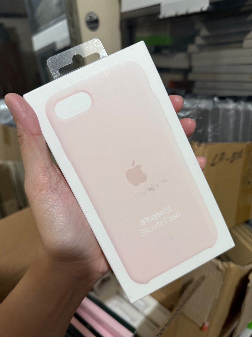 Original Apple Silicone Case for iPhone SE / 8 / 7 / 6 (Category: Cases & Sleeves) located in Manila. Submitted by razelysonn (Listing ID 1375261420, Image 3). Description: FIXED Price :).