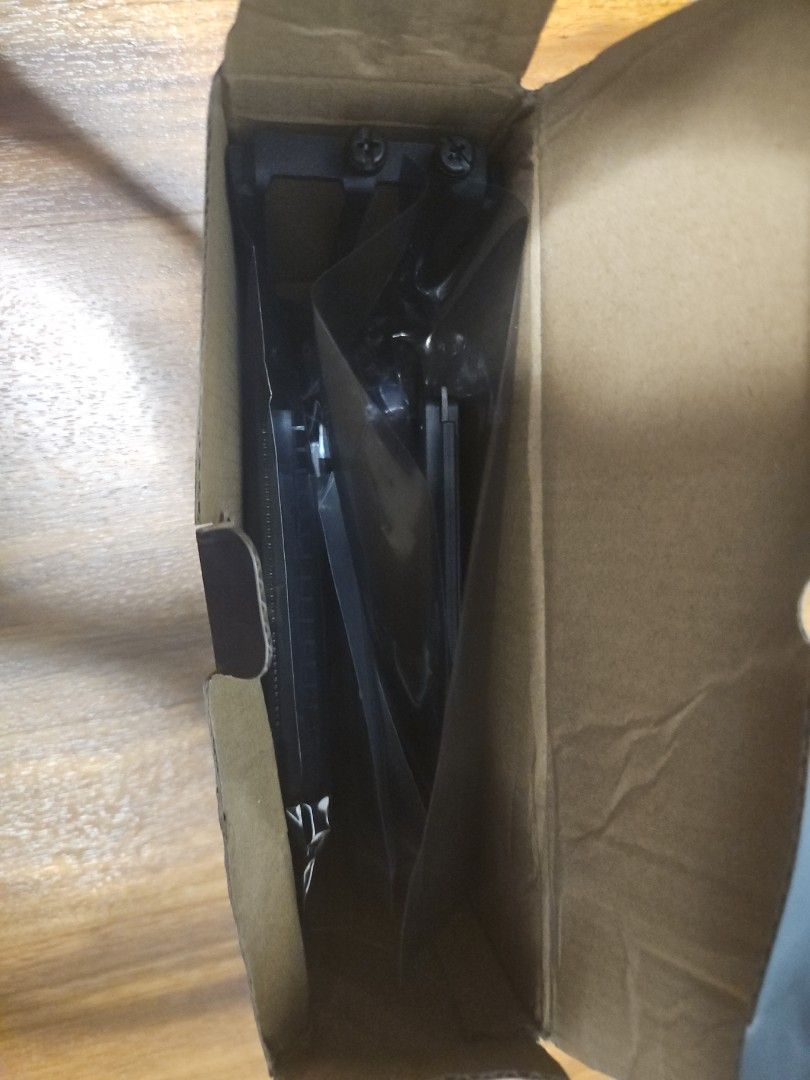 PC vertical GPU mount (Category: Other Accessories) located in Singapore. Submitted by Jolyfigures (Listing ID 1375205921, Image 3). Description: brand new unused, box not in good condition.