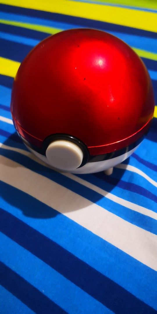 Pikachu 23K Gold Plated Card (Category: Raw Singles) located in Dagupan City. Submitted by ptrvncnt (Listing ID 1375192942, Image 3). Description: Based on my research, this was released by Nintendo in 1999. Been with me for over a decade now. Bought it somewhere. Pokeball shows wear and fading. Actual card is in pristine near mint condition with plastic casing, in my non-professional opinion. Never removed from the casing. Still has a small cert