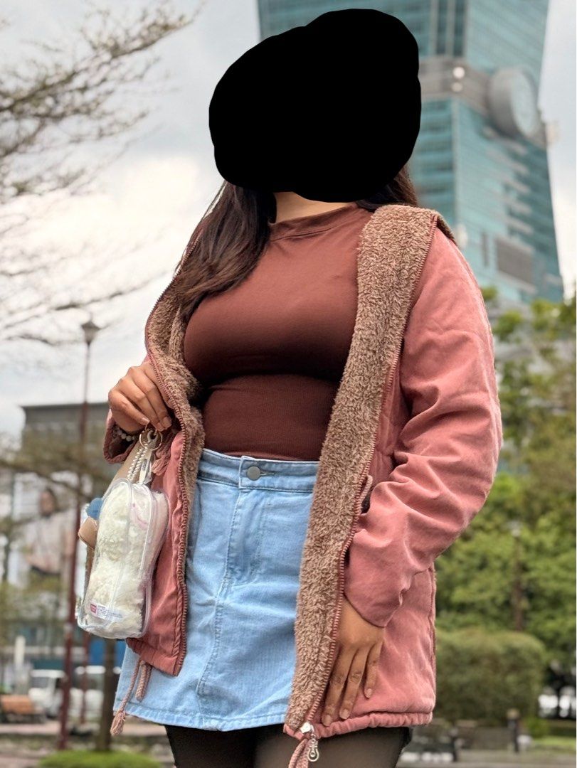 Pink Parka/Coat/Jacket with Fur (Category: Coats, Jackets and Outerwear) located in Dasmarinas. Submitted by viancsss (Listing ID 1375107214, Image 1). Description: Flaws indicated in last 2 photos. - may bakbak sa right shoulder but can be completely removed - tastas sa bulsa but can also be fixed.