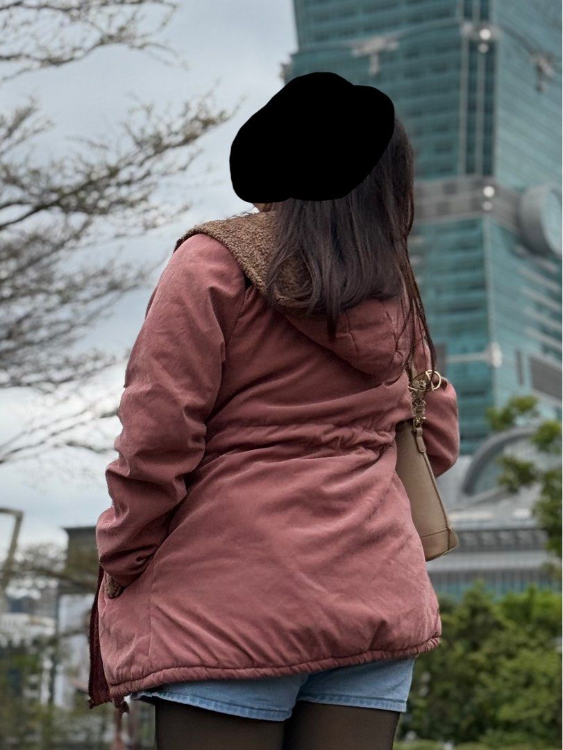 Pink Parka/Coat/Jacket with Fur (Category: Coats, Jackets and Outerwear) located in Dasmarinas. Submitted by viancsss (Listing ID 1375107214, Image 2). Description: Flaws indicated in last 2 photos. - may bakbak sa right shoulder but can be completely removed - tastas sa bulsa but can also be fixed.