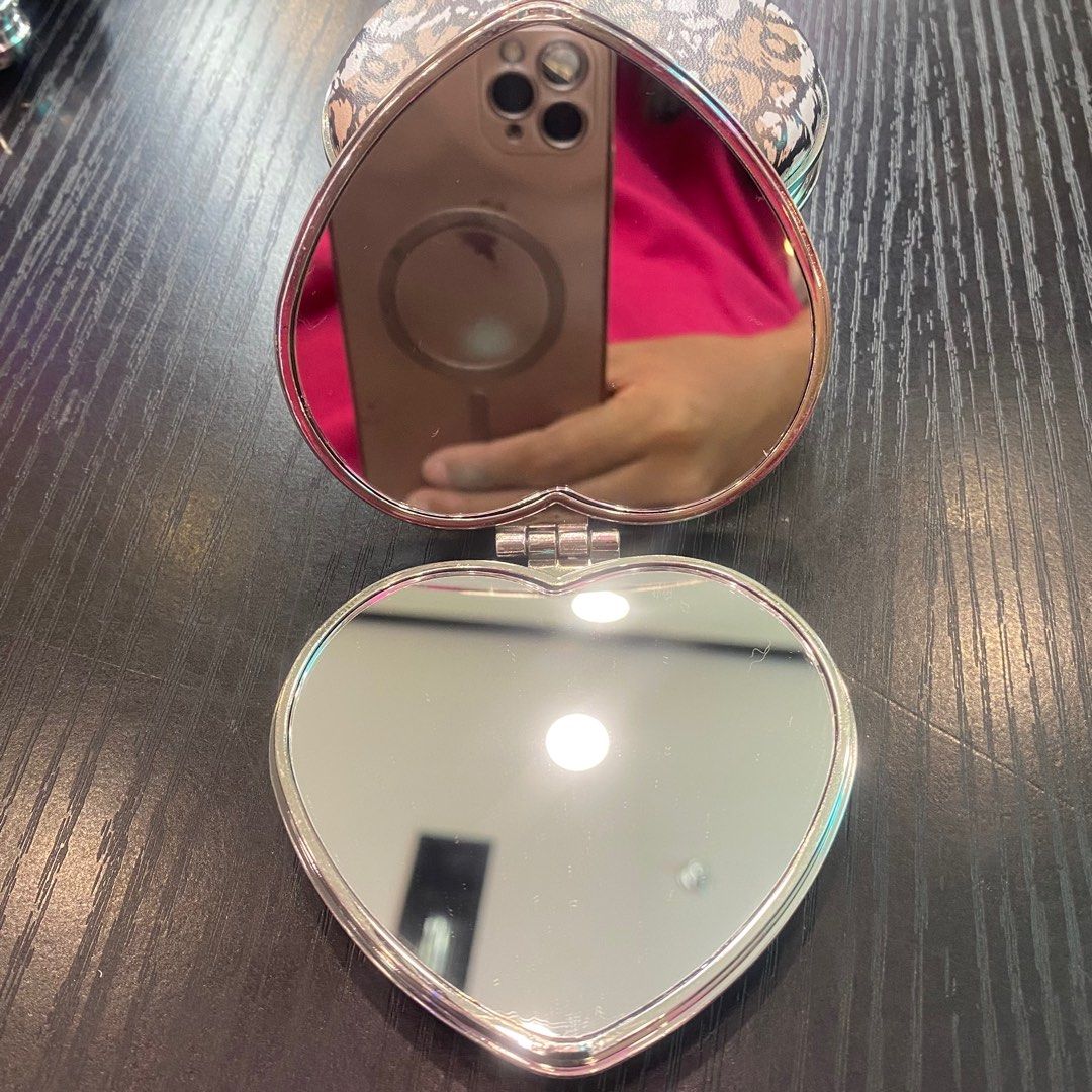 POCKET MIRROR BLACK HEART LEOPARD - 0406530011507 (Category: Makeup) located in Paranaque City. Submitted by gladkingphilippines (Listing ID 1375114368, Image 2). Description: .