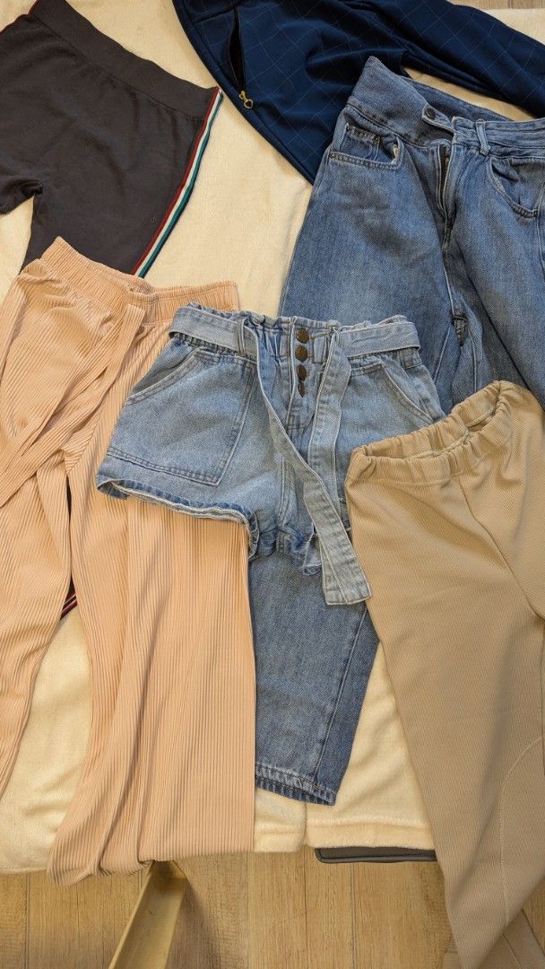 RUSH DECLUTTERING BOTTOMS BUNDLE! (CAN BE SOLD PER PC) (Category: Other Bottoms) located in Manila. Submitted by jaminabox (Listing ID 1375142351, Image 1). Description: RUSH DECLUTTERING MY PRELOVED BOTTOMS! Can be sold per piece. Price range per piece is 50-400! Buyer will shoulder SF. PM for details per piece. RFS: decluttering!.