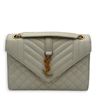 (Category: ) located in . Submitted by carousellluxury (Listing ID 1375160754, Image 1). Description: .