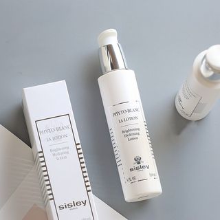 💥Special Offer💥 Sisley/Hyseia Brightening and Illuminating Essence Lotion 150ml, Moisturizing, Anti-aging, Pore-refining, Skin Softening, Acne Removing, Firming, Wrinkle Reducing💯 Brand New Sealed💯 Authentic Product628631810858271119