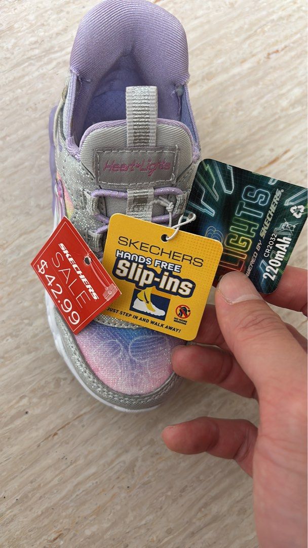 Skechers Shoes (Category: Babies & Kids Fashion) located in Singapore. Submitted by tapo_man (Listing ID 1375140073, Image 3). Description: Brand new original Skechers hands free slip ins, heart lights .
