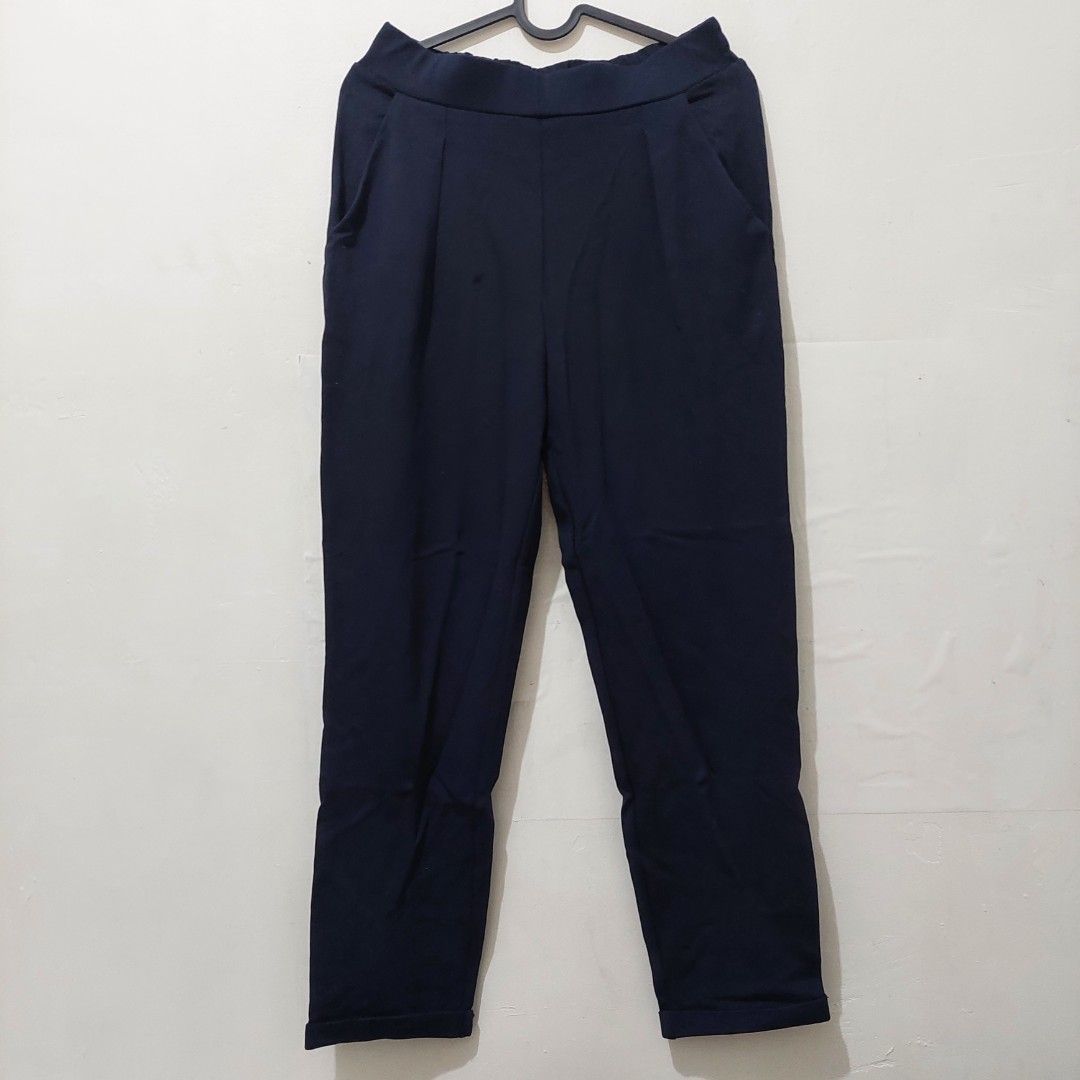 Stradivarius Navy Blue Slacks Pants (Category: Other Bottoms) located in Caloocan City. Submitted by mebs_collection (Listing ID 1375164934, Image 1). Description: Details: - waist size: 24-32 - Length size: 35.5 inches - Stretchable - has side pockets.