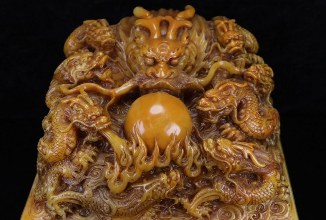 寿山石・地藏王仏像の印鑑｜双色田黄石｜吴昌碩作款｜観賞｜細密彫｜開運置物｜座付き 寿山石・地藏王仏像の印鑑｜双色田黄石｜吴昌碩作款｜観賞｜細密