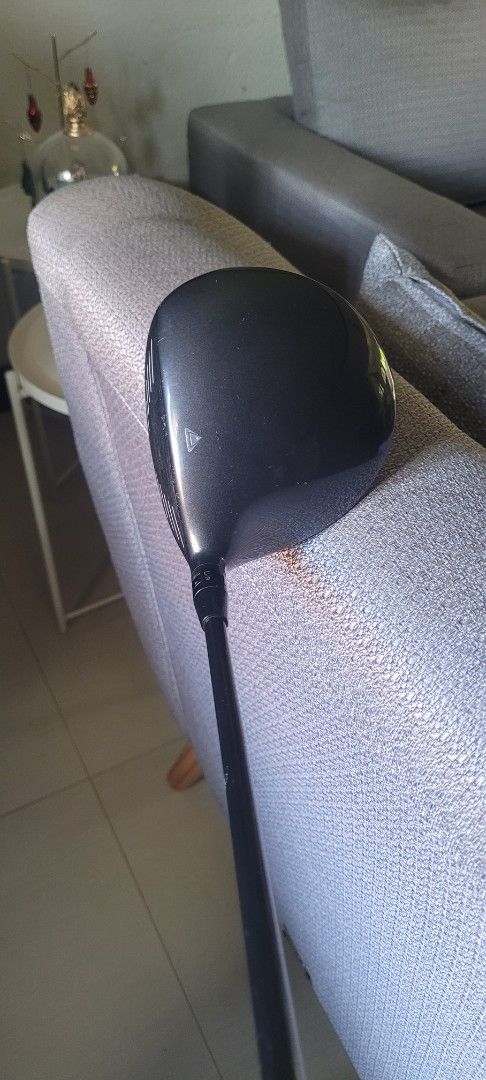 Titleist 917 D2 10.5° driver (Category: Golf) located in Paranaque City. Submitted by genuinovitto (Listing ID 1375103841, Image 2). Description: Diamana regular flex shaft 60grams.