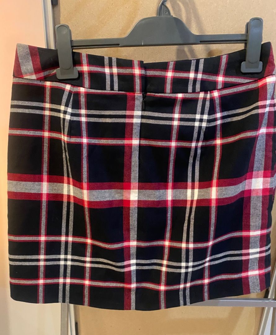 Tommy Hilfiger Skirt - Size 10 (Category: Women's Clothes) located in Bacchus Marsh. Submitted by natashadel88714 (Listing ID 1375211078, Image 2). Description: Tommy Hilfiger size 10 With tags .