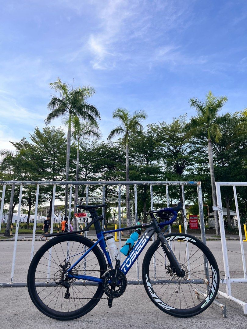 Toseek r type disc (Category: Bicycles) located in Caloocan City. Submitted by carlg727183170 (Listing ID 1375124230, Image 3). Description: For sale toseek r type aero Fizik saddle Zoom db680 disc calliper (rear) Stock calliper (front) Chaoyang tire Racework 90mm stem Litepro oval chainring 52t Ztto cogs 9s 11-25t Hassn pro 7 hub rear Rockbros cleats pedal ( plate not included ) Issue: walang preno sa harap Gasgas, no wire in fd .