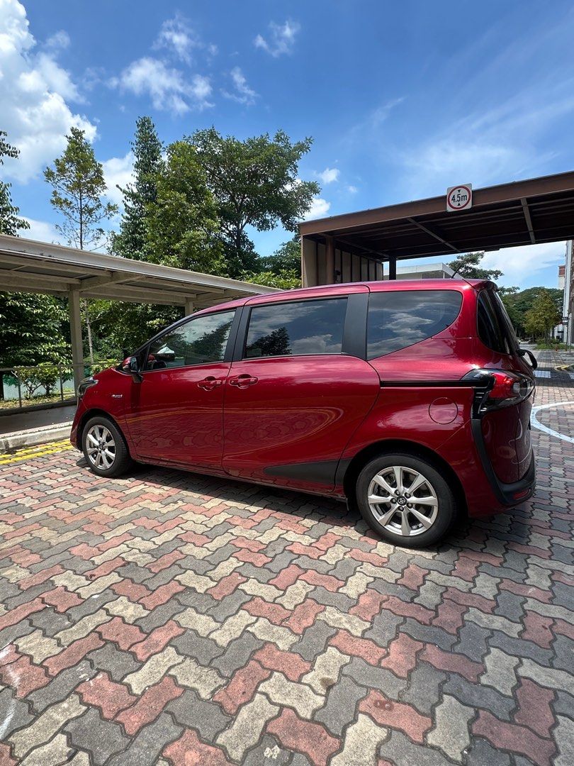 Toyota Sienta Hybrid 1.5X CVT Auto62872684044802112