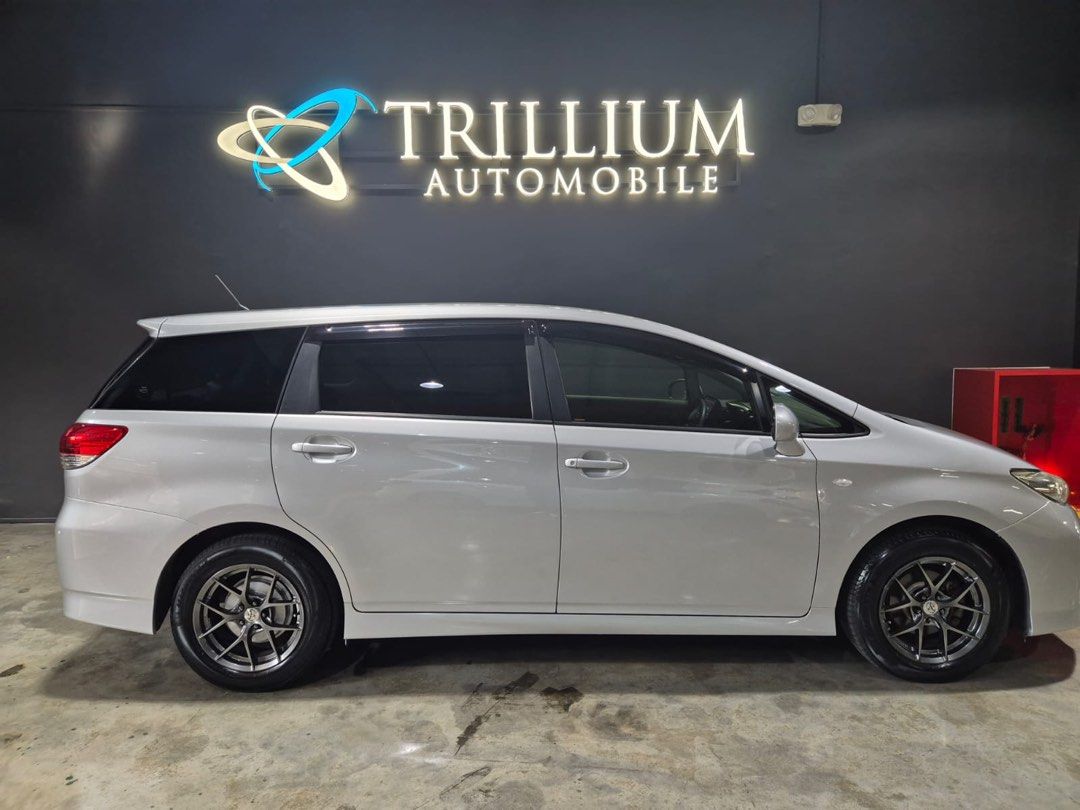 Toyota Wish 1.8 X (A)62887424436482111