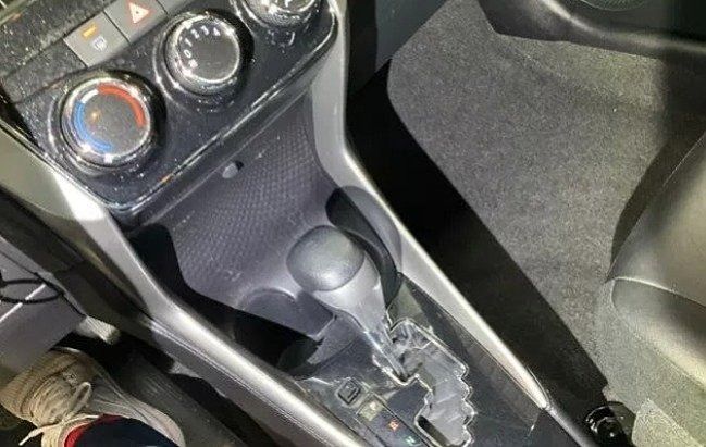 由 vivian19932004 (刊登 ID 1375159199，圖片 2) 提交，位於 新北市 (New Taipei) 的 TOYOTA YARIS 2020款 灰色 (類別：汽車出售)，說明：💥認證中古車歡迎你來帶回家💥 💥車輛應有盡有趕緊來搶便宜💥 ⚠️車商賣車 同行勿擾⚠️ 🔶TOYOTA YARIS 2020款 灰色 🔶里程:5萬 🔶燃料:汽油 🔶排氣:1.5L 🔶變速:手自排 🔶驅動:2WD 🔶乘客數:5門5座 ⭕合格認證⭕專業鑑定⭕檢定報告 📌五大保證↘️ 無泡水、無事故、無AB接合車、里程保證、無計程車 📌五大保固↘️ 引擎、方向機、變速箱、發電機、啟動馬達 🔥🔥買好車找上游最便宜🔥🔥 🎈均有第三方權威認證🎈 🎈超優質一手清倉特價🎈 ♠️車況超美不怕你看 ♥️還可配合萊茵鑑定 ♦️里程公開透明無調表 ♣️一條龍服務包您滿意 💯只要車況與認證表不符、可退車並全額退費❣️ ✅可分期✅可貸款✅配合多家銀行 🎀可全額貸讓您買好車