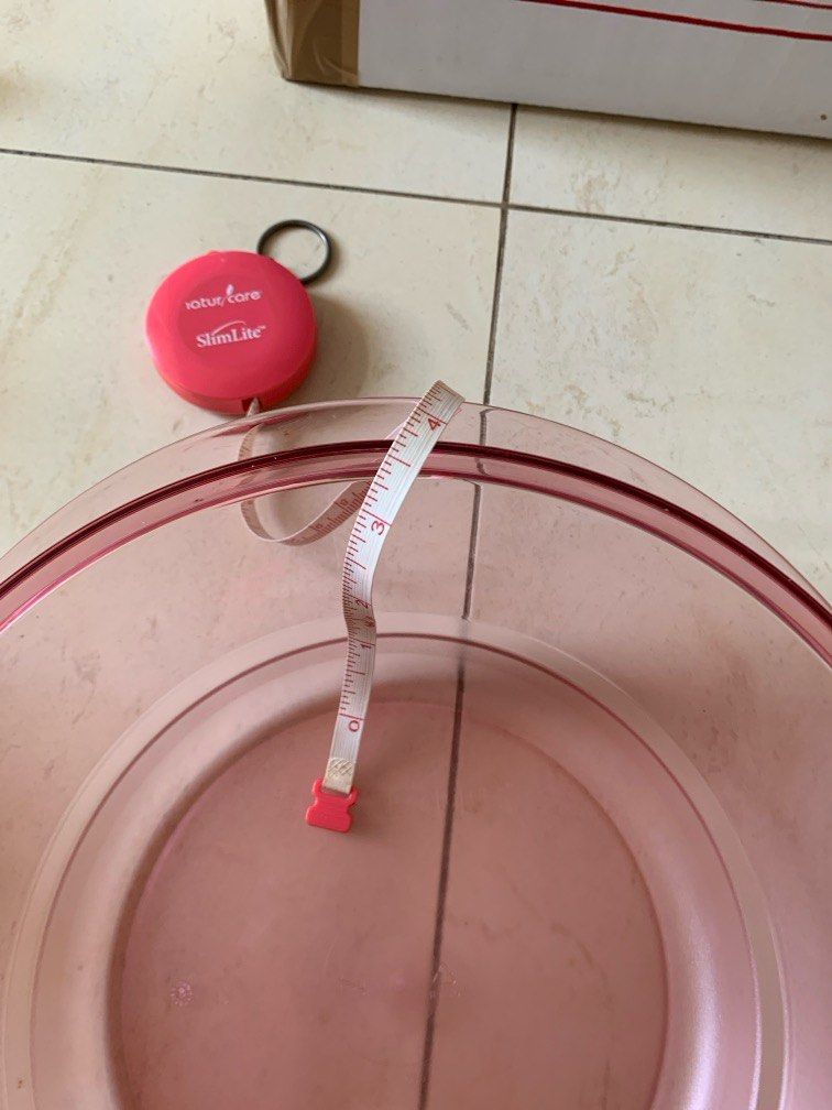 Tupperware (Category: Food Organisation & Storage) located in Singapore. Submitted by kkstuff4 (Listing ID 1375107995, Image 3). Description: Have few scratches. But never use before 2L capacity .