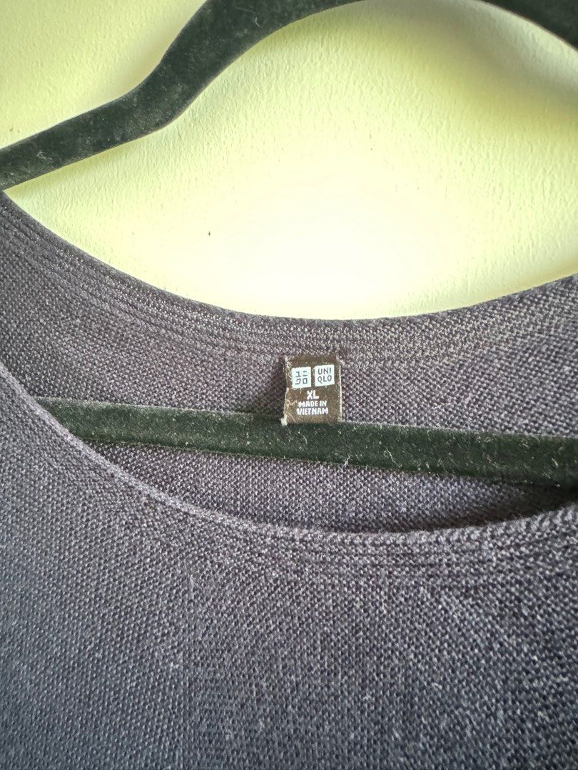 Uniqlo knitted Sweater (XL) (Category: Blouses) located in Tarlac. Submitted by ignaciocha729 (Listing ID 1375101421, Image 2). Description: Bought originall for 1,490 Used twice only No flaws and discolorations! .