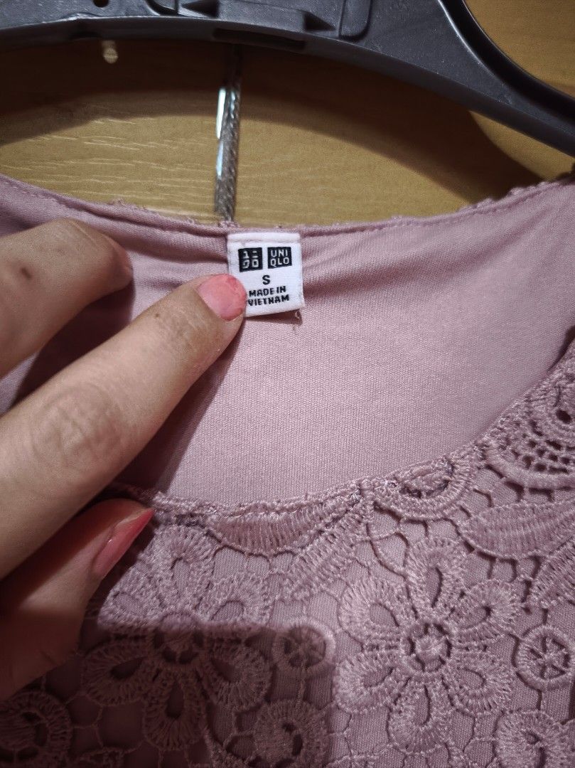 Uniqlo SMALL (Category: Blouses) located in Las Pinas. Submitted by modelmama (Listing ID 1375147144, Image 2). Description: ***STRICTLY NO HAGGLING! Prices are at their lowest already. We will not entertain nor reply to lower offers*** We accept GCASH. Ship via J&T or book your own lalamove / Grab driver. Pick up done STRICTLY during office hours only ***MON-SAT 10-5PM*** We are a thrift shop. So it means we want to sell it fast and thus the ver
