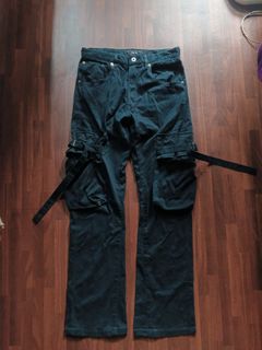 (Category: ) located in . Submitted by unknwnstreetwear (Listing ID 1375106179, Image 1). Description: .