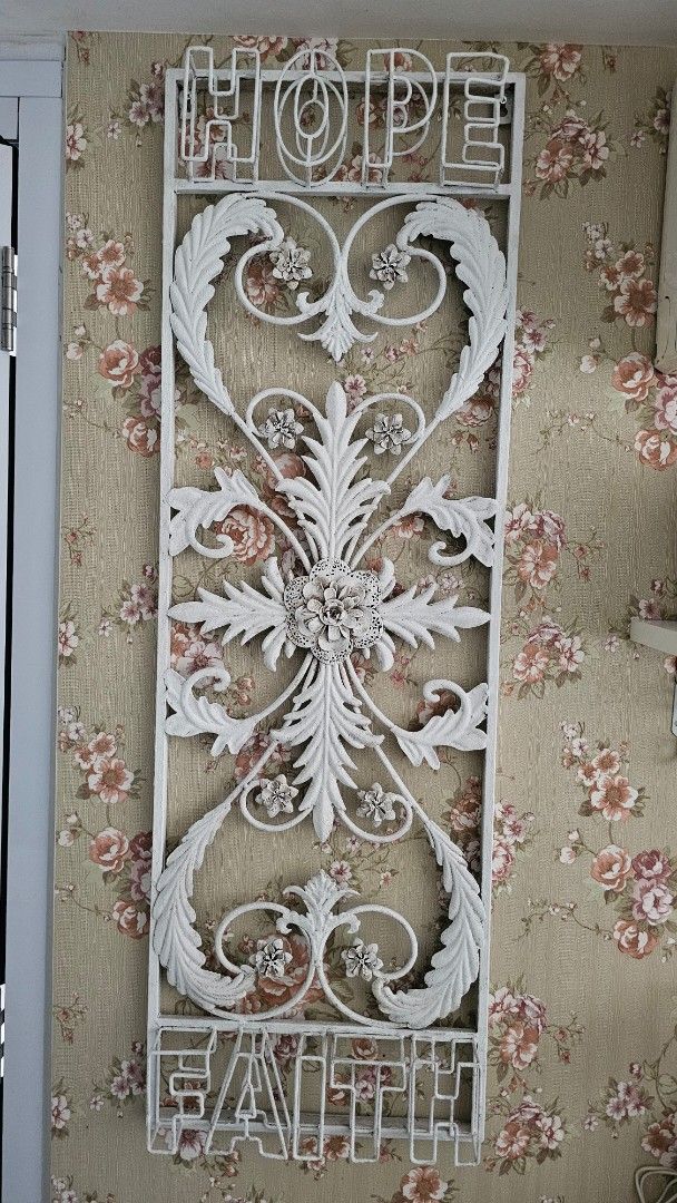 Wall decor64885268520834111
