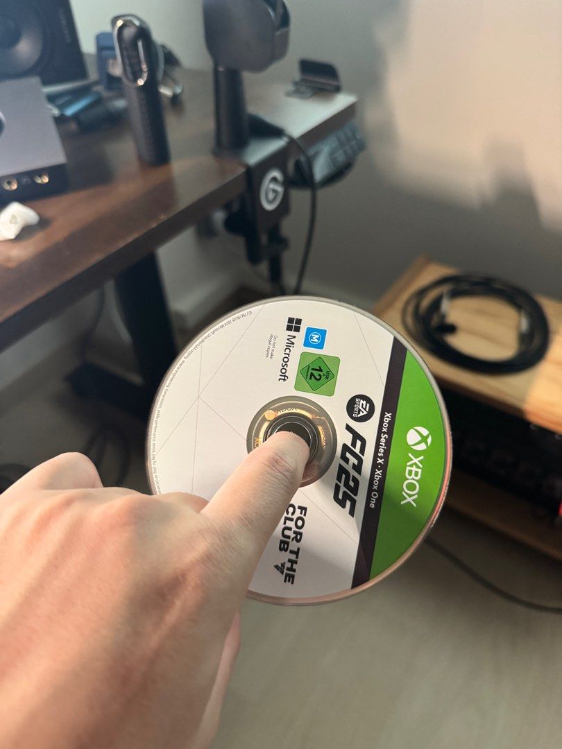 XBOX SERIES X / XBOX ONE - EA FC 2562853058312322113
