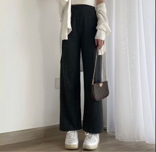 (Kategori: ) berada di . Dikirim oleh celpreloved (ID iklan 1375182178, Gambar 1). Deskripsi: .