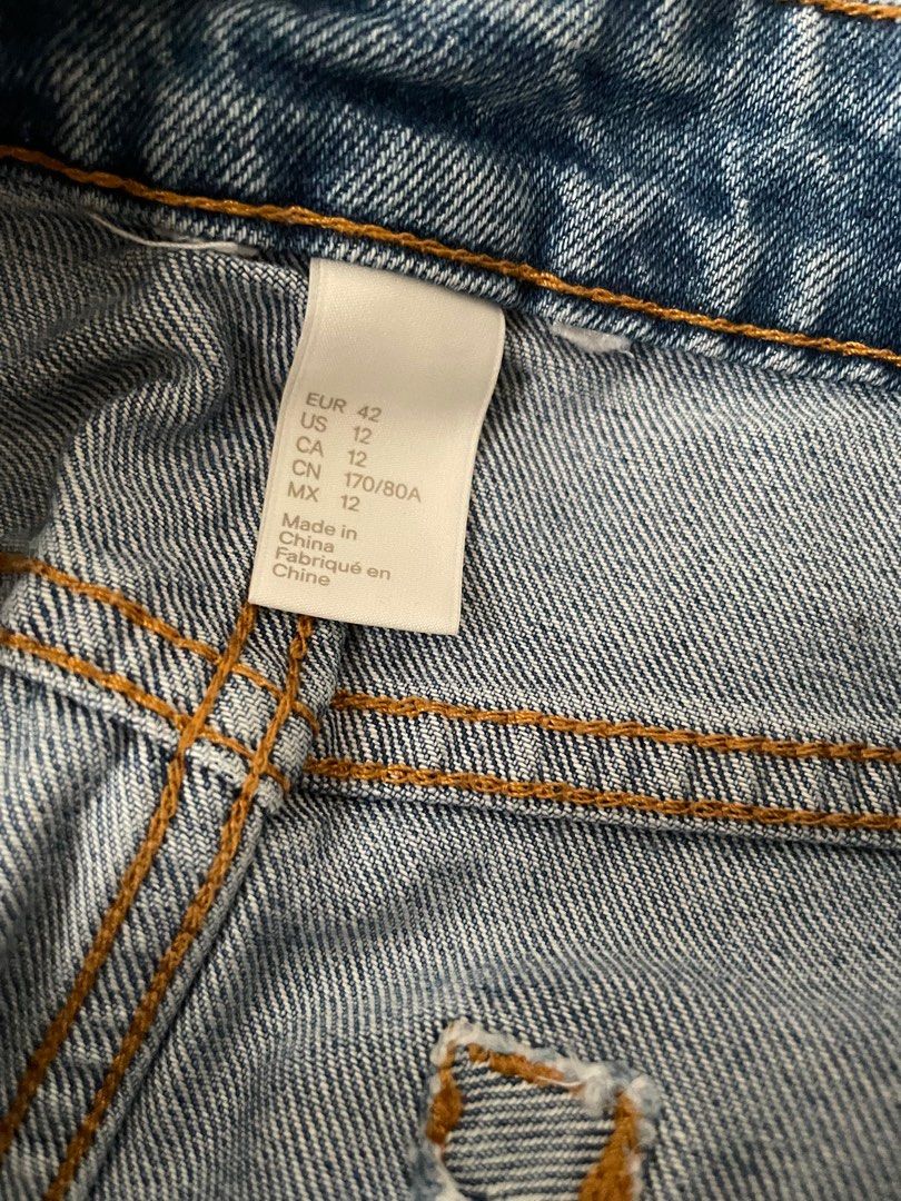Zara Long Denim Skirt (Category: Skirts) located in Manila. Submitted by bglife (Listing ID 1375135468, Image 2). Description: Size is on the photos Bought in Zara No major flaws Flaw is yung zara tag ginupit lang Loc: Pasig Mop: Gcash No return-refund .