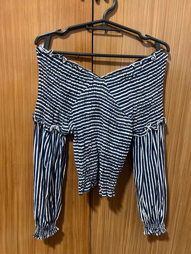 Zara Off-the-Shoulder Striped Top (Category: Blouses) located in Baguio. Submitted by xentrep (Listing ID 1375233158, Image 1). Description: Authentic Used 1-2x only Size XS but would fit S nicely too SF to be shouldered by the buyer ₱80 .