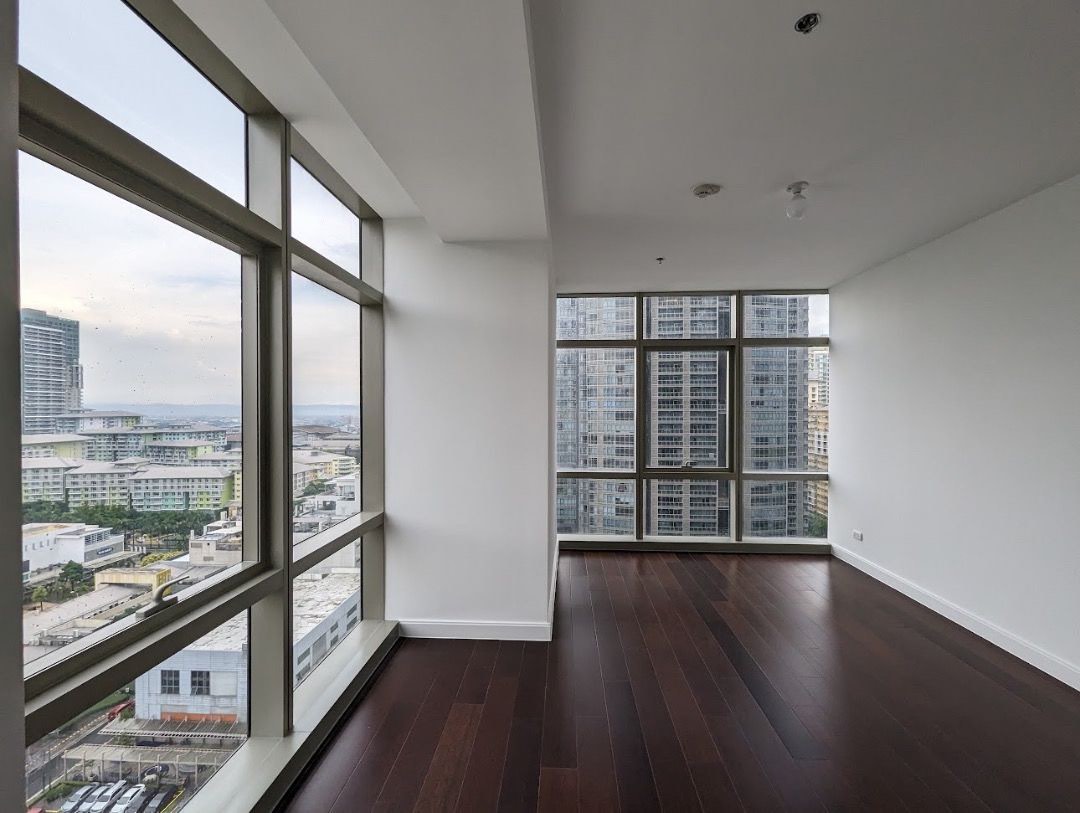 (Category: ) located in . Submitted by themanilenorealtor (Listing ID 1375366358, Image 1). Description: .