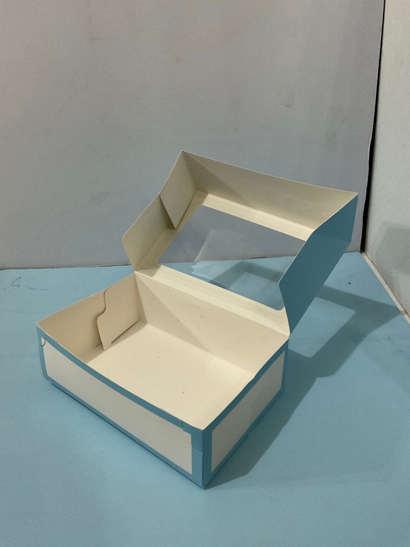 6x9x3/4 Cupcake Box (20 pcs) (Category: Bakeware) located in San Mateo. Submitted by mintandrelic (Listing ID 1375362786, Image 2). Description: 114 For Sale: 6x9x3/4 Pre-formed Cupcake box - 20 pcs per pack - Powder Blue - includes 10 Cupcake Holders - On Hand Price: 280 Pesos per pack (20 pcs) ✅ Shipping via J&T or Lalamove only; shouldered by buyer ✅ Payment via Gcash only ✅ Make an offer so we can reserve it for 3 days .