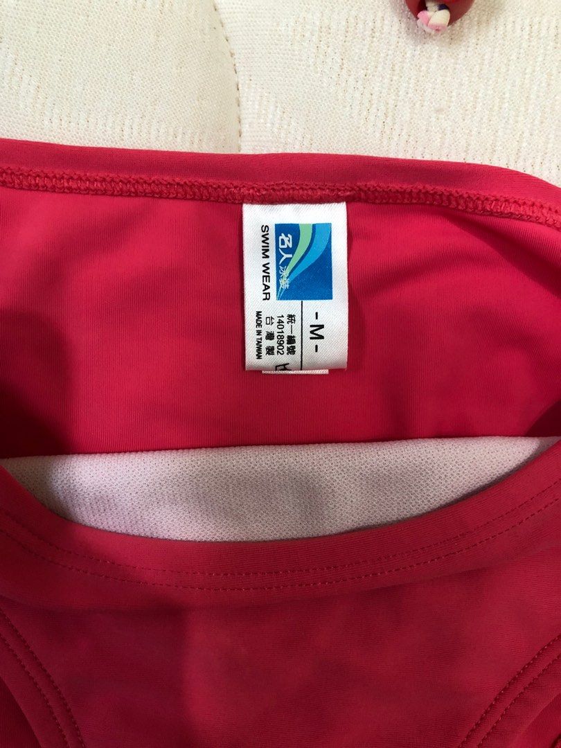 由 Kyrasi (刊登 ID 1375373733，圖片 2) 提交，位於 新北市 (New Taipei) 的 名人牌泳裝 (類別：嬰兒及兒童流行時尚)，說明：100-120公分。