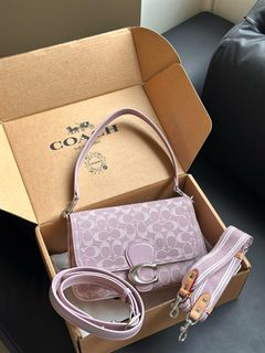 (Category: ) located in . Submitted by chanelgurl (Listing ID 1375387353, Image 1). Description: .