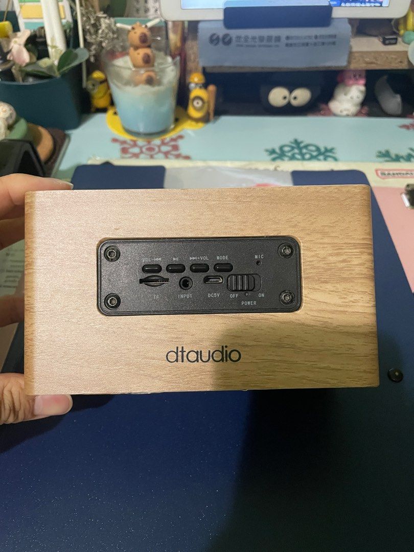 由 40954042373973 (刊登 ID 1375308116，圖片 2) 提交，位於 台北市 (Taipei) 的 聆翔 木質藍牙喇叭 音質好 實木手感( 支持藍牙插卡插線 原裝正品) (類別：可攜式音響設備)，說明：邊角有使用痕跡，功能一切正常。