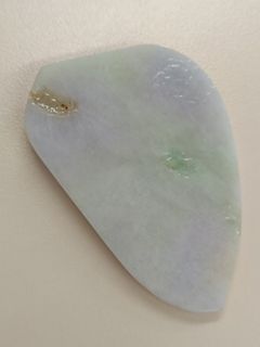 Natural Burmese Jadeite A Jade, Raw Stone Cut Open Pendant Pendant Spring Color Piece Material, with Purple and Green, Very Rich in Color, Does Not Fade Under Light, Can Be Immediately Processed and Carved into Beautiful Pendants Jewelry.64223505815553110