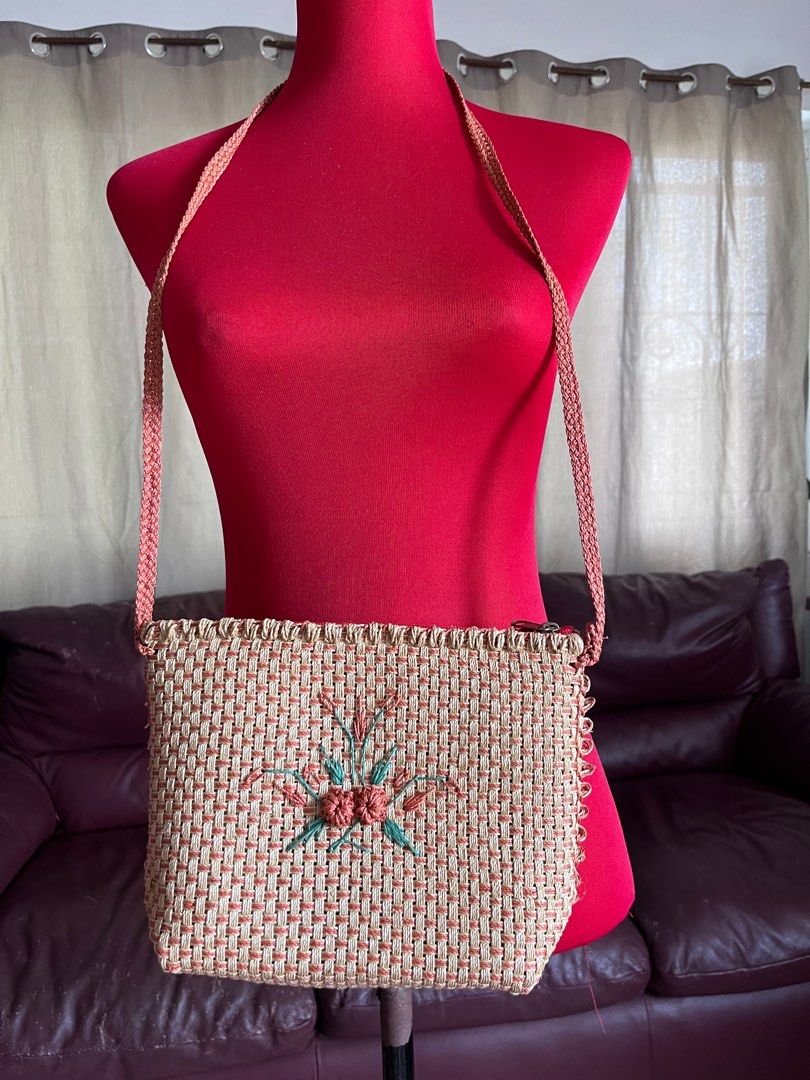 Abaca Sling Bag (Category: Cross-body Bags) located in Pasig City. Submitted by ThingsToExplore (Listing ID 1375323910, Image 2). Description: Good as New.