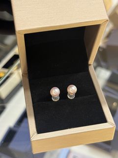 (Category: ) located in . Submitted by luxeje_boutique (Listing ID 1375362471, Image 1). Description: .
