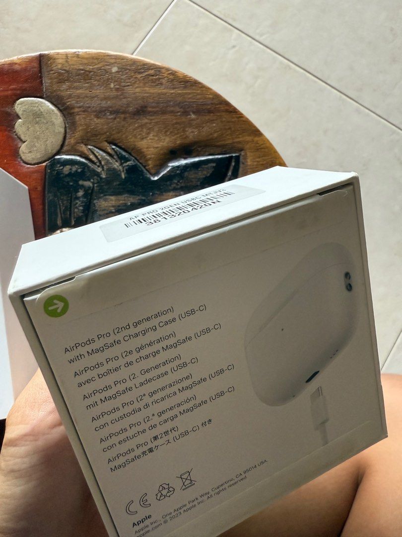 Apple Airpods Pro Gen 2 (Category: Earphones) located in Singapore. Submitted by d00mzd4y (Listing ID 1375407277, Image 3). Description: Brand New (SEALED) X1 $300 Brand New (UNSEALED) X1 $250 Get both for $500 (usual price $698) Purchased directly from the Singtel shop.