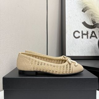 (Category: ) located in . Submitted by luxurycloset.shop (Listing ID 1375447629, Image 1). Description: .