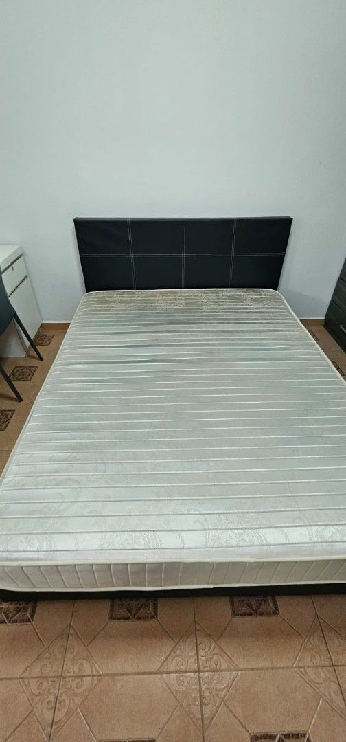Bed frame and mattress65074649732481111