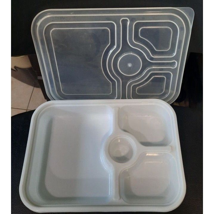 BIG BENTO BOX FOOD STORAGE (Category: Storage Boxes & Baskets) located in Taytay. Submitted by kjiandeclutters (Listing ID 1375455987, Image 1). Description: 💥💥💥refer to Mailing & Delivery info to place order👇🏻👇🏻👇🏻.